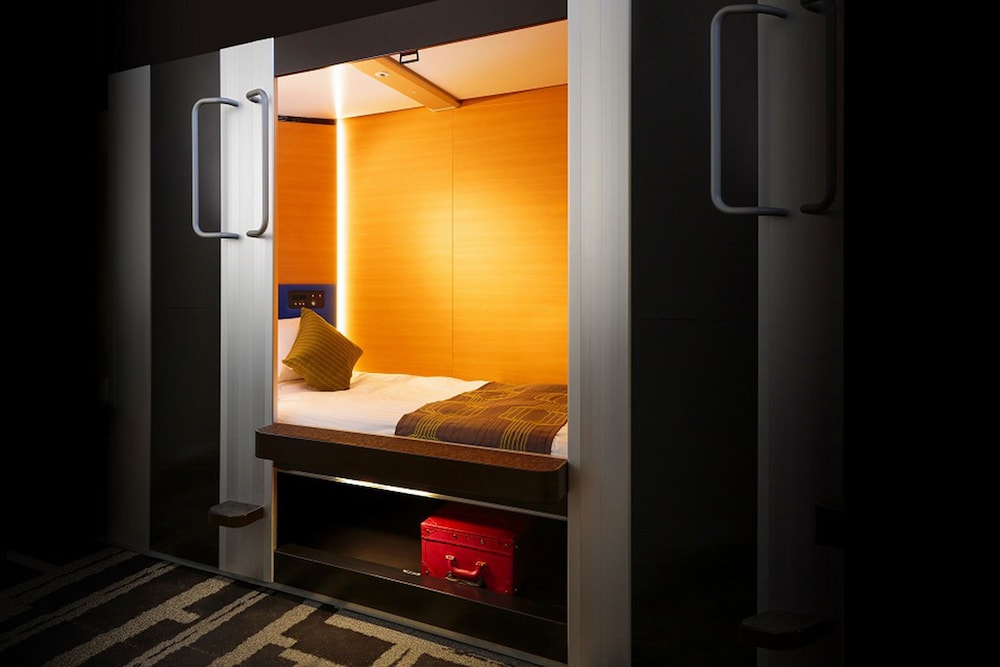 MyCUBE Ladies' Floor (Three Capsule Rooms)*No mixed (Cleaning is Optional with Additional Cost) photo 2