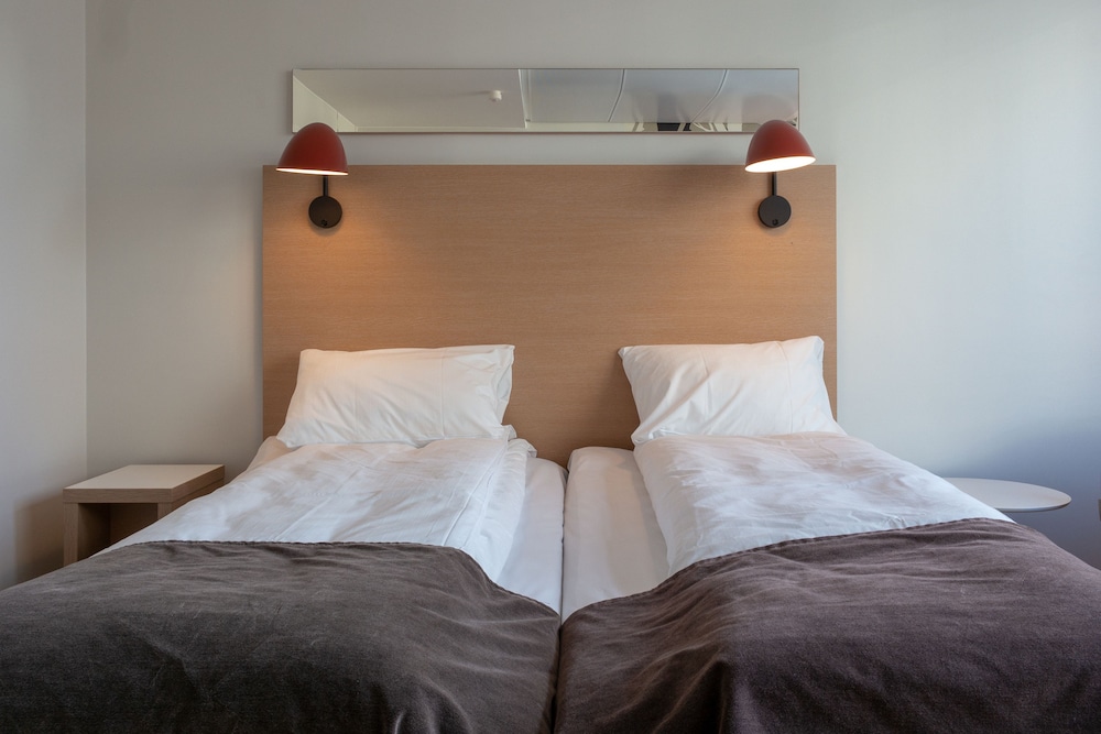 Standard Double Room, 1 Queen Bed, Non Smoking - Photo 6