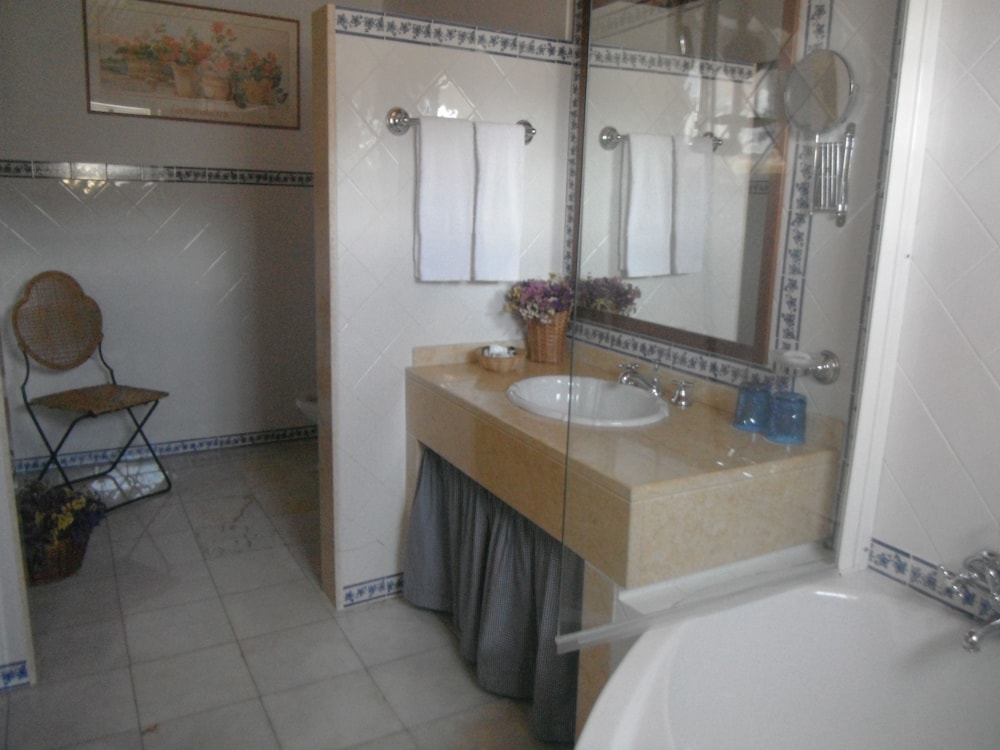 Standard Twin Room, River View photo 2
