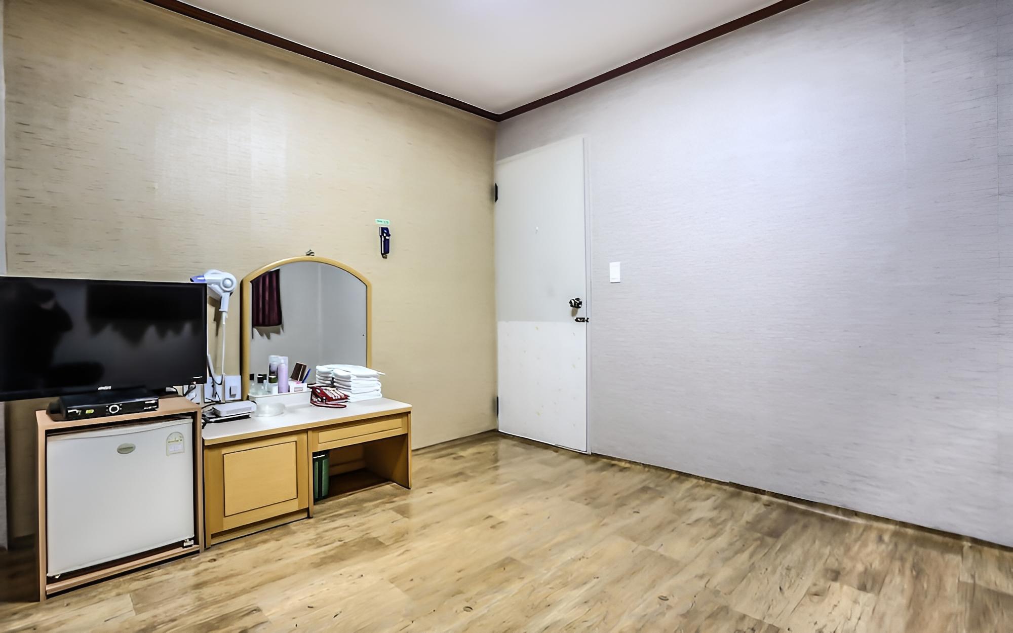 Room (Ondol (small room)) - Photo 3
