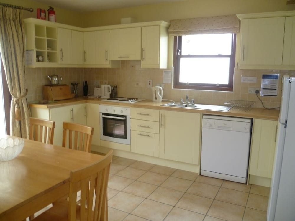 House, 3 Bedrooms photo 3