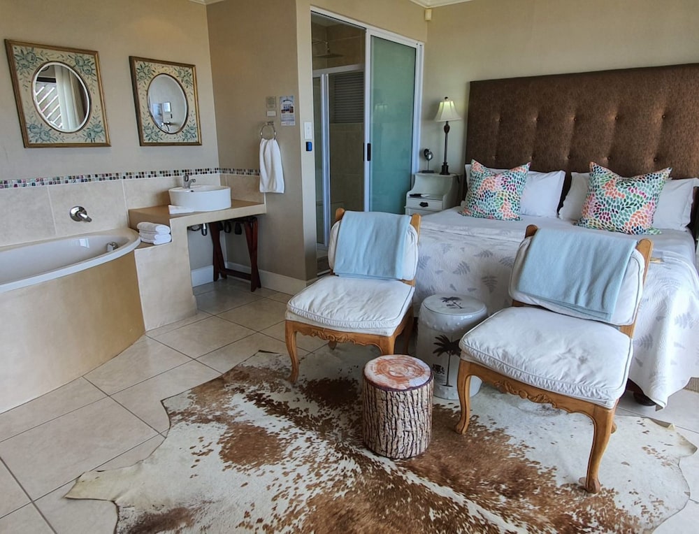 Luxury Room, 1 Bedroom, Ocean View, Garden Area photo 1