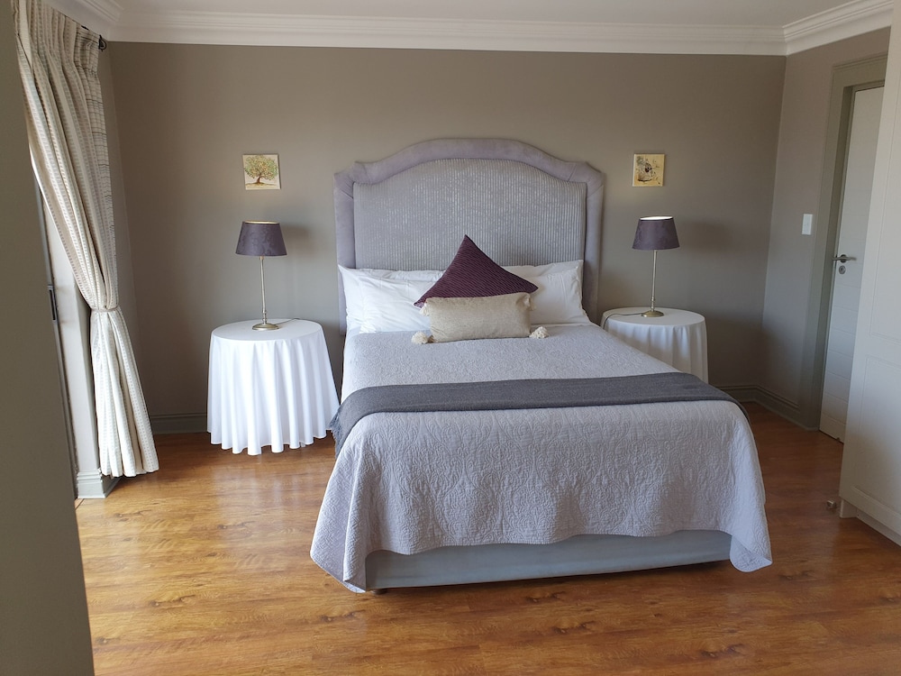 Double Room - Queen Room