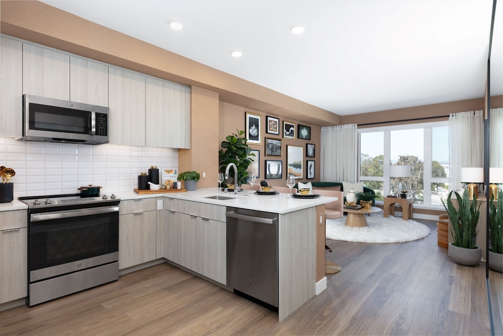 Executive Condo, 2 Bedrooms, Non Smoking, 2 Bathrooms photo 3