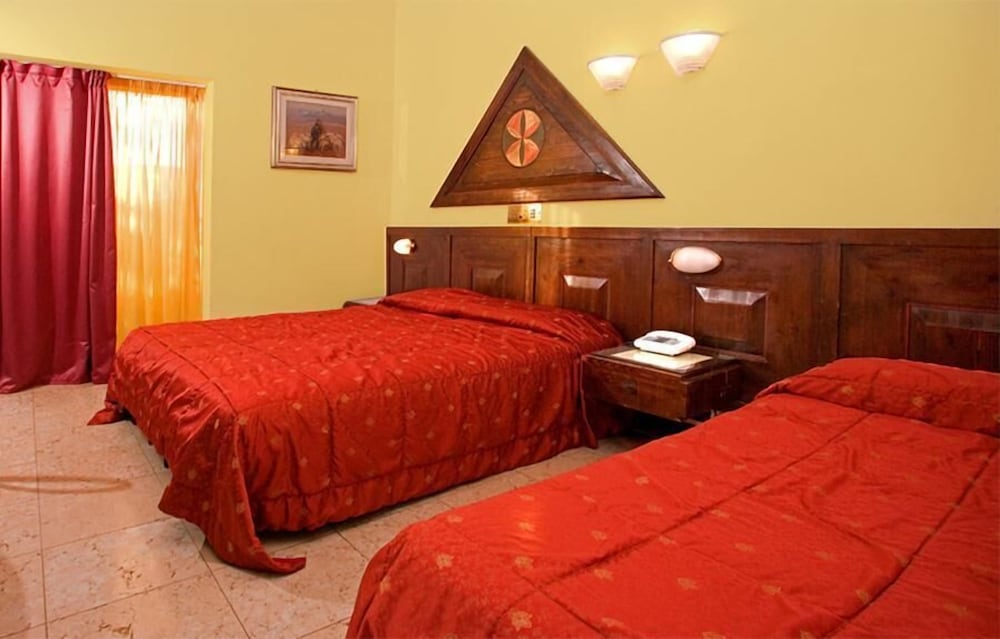 Economy Triple Room - Photo 1