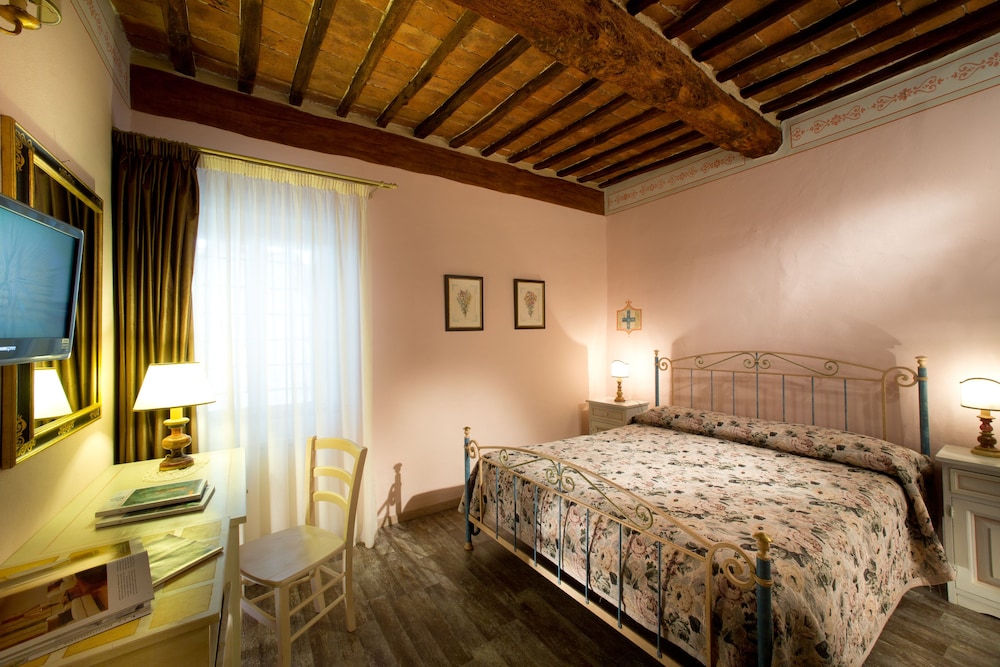 Single Room thumbnail 6