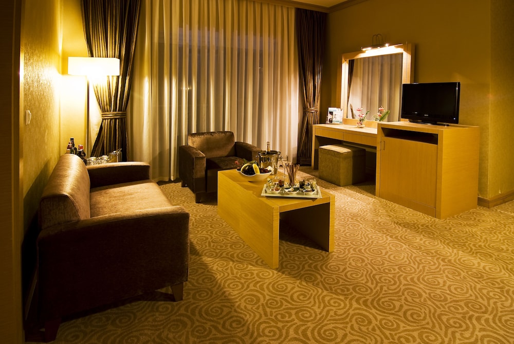 Senior Suite, Non Smoking, Sea View photo 3