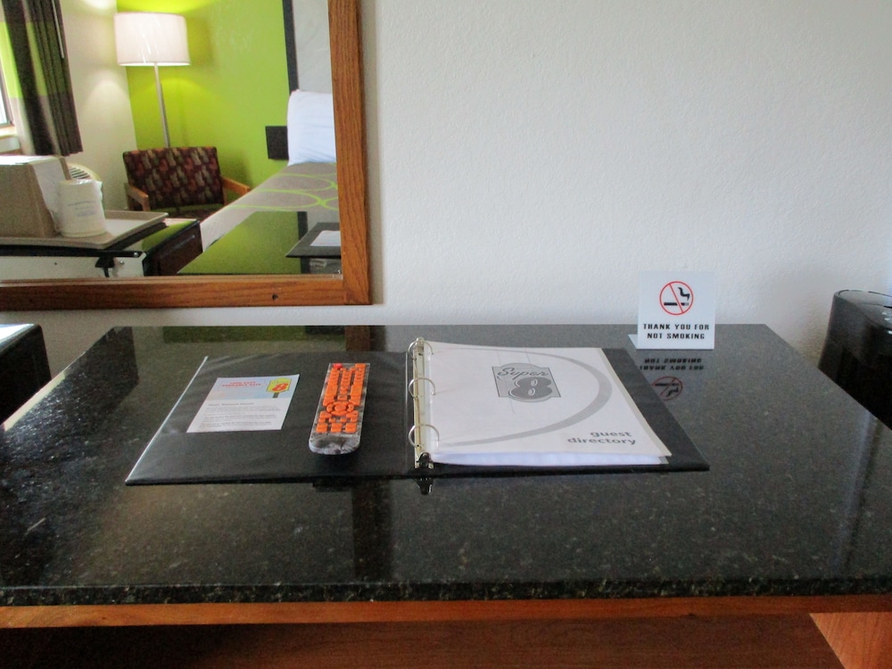 Room, 2 Double Beds, Smoking - Photo 9