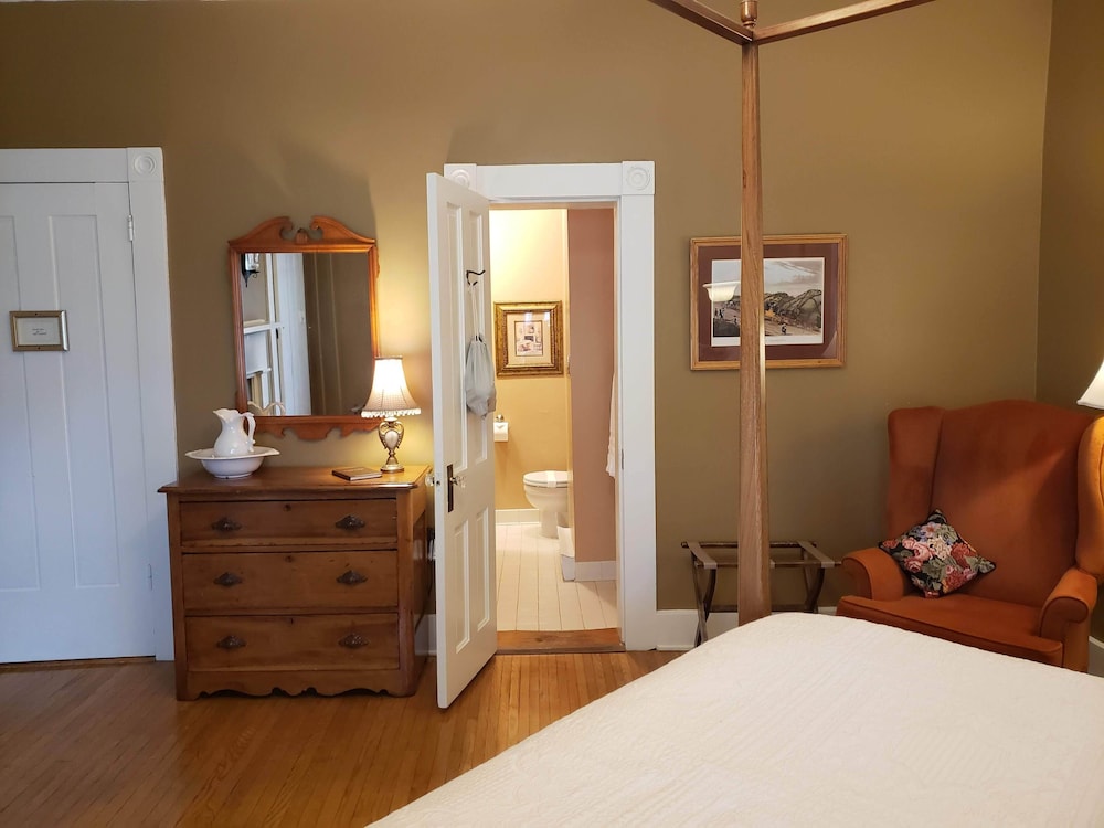 The Shenandoah Suite photo 2