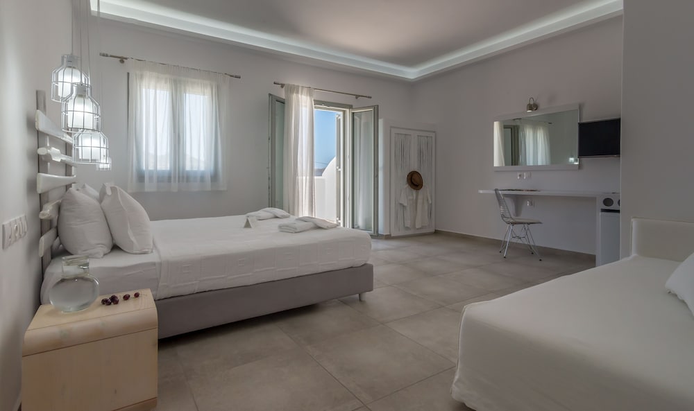Deluxe Triple Room, Sea View photo 2