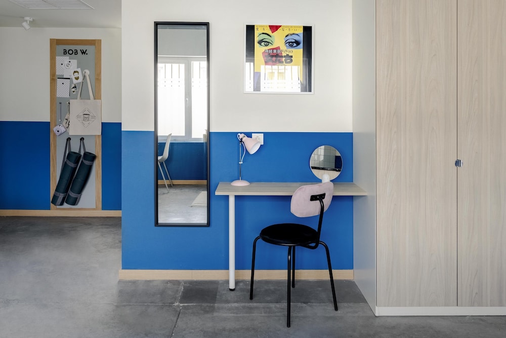Accessible Chueca Design Studio W/ View photo 3