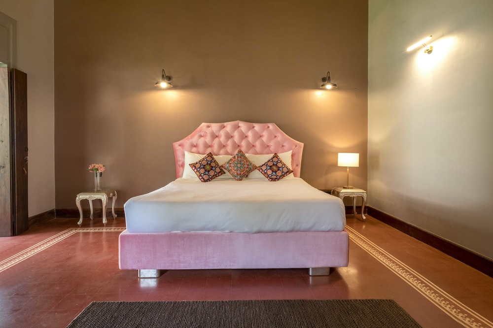 Grand Double Room, 1 King Bed, Garden View photo 1