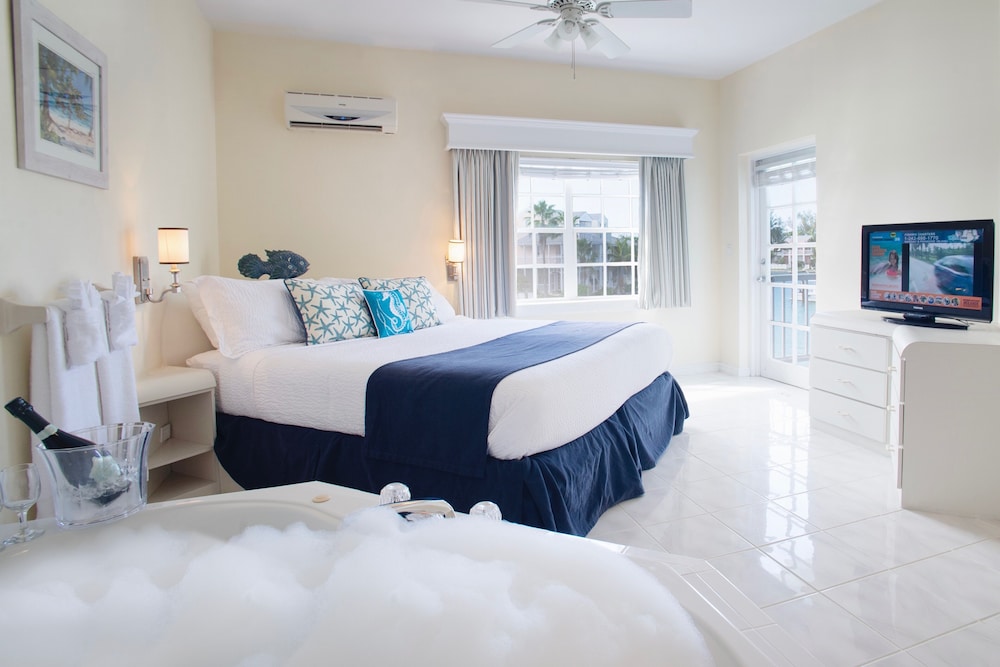 Deluxe Suite, 2 Bedrooms, Kitchen, Canal View (Deluxe Suite, 2 Bedrooms, Kitchen)