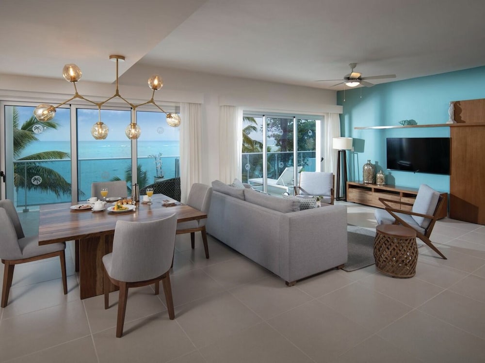 Luxury Suite
