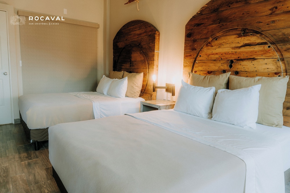 Junior Suite, 2 Double Beds - Photo 9