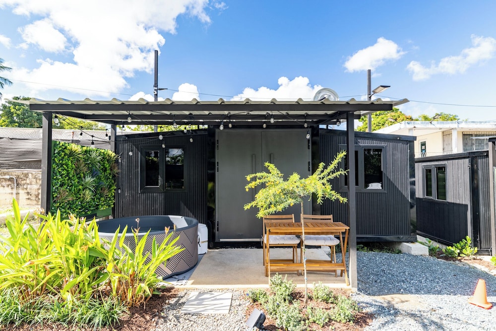 Romantic Room, Hot Tub, Garden View photo 3