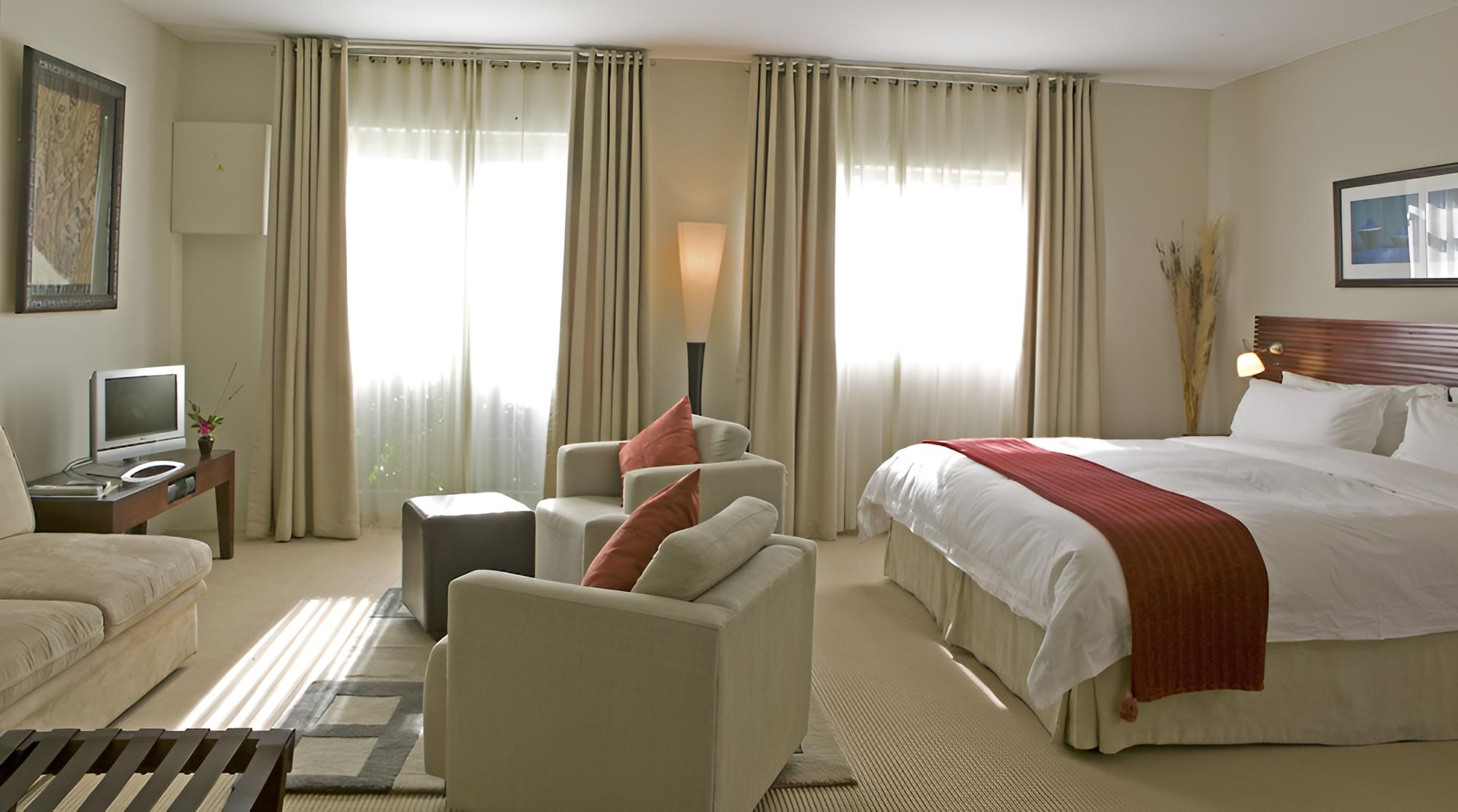 Deluxe Suite