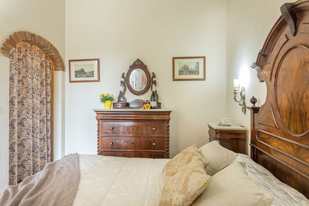 Classic Apartment, 1 Bedroom, Hill View