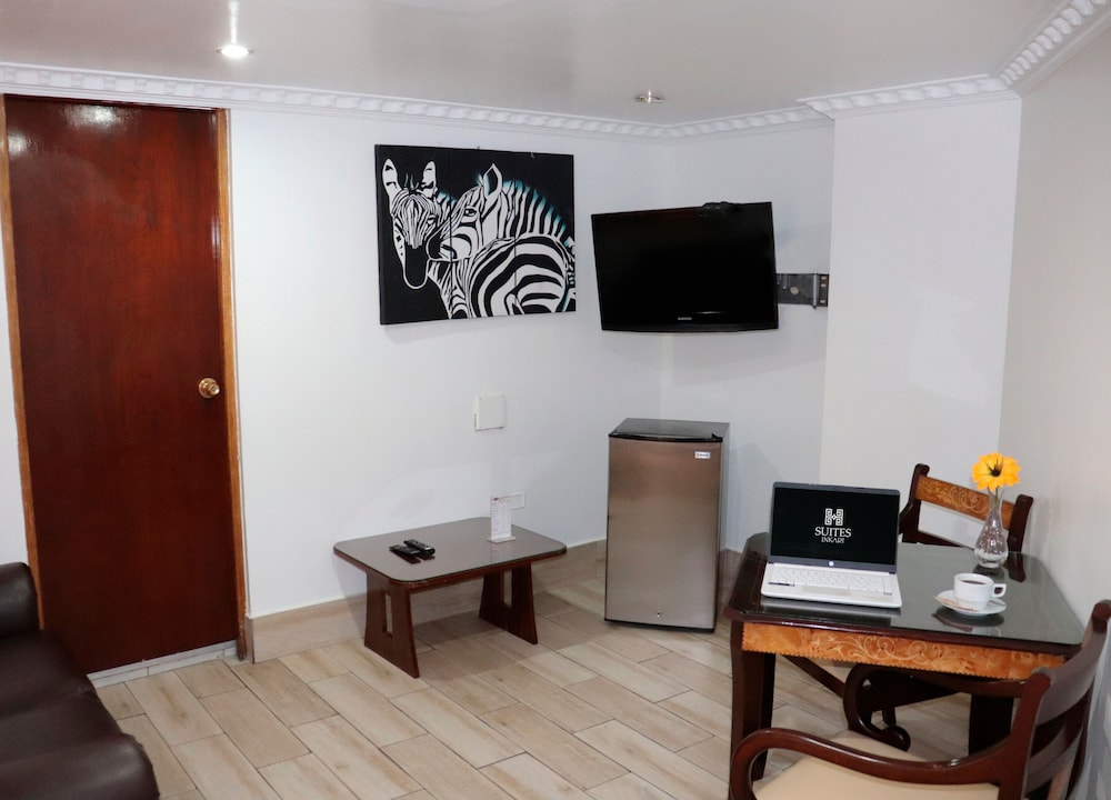 Senior Suite - Photo 3