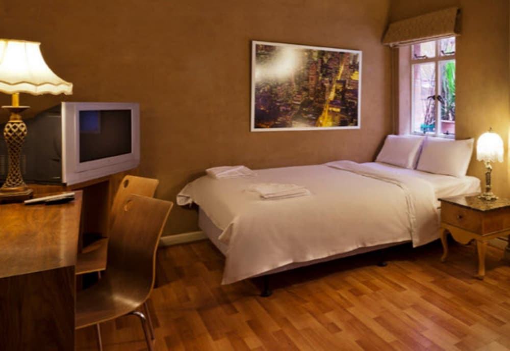 Superior Studio with Ensuite photo 2