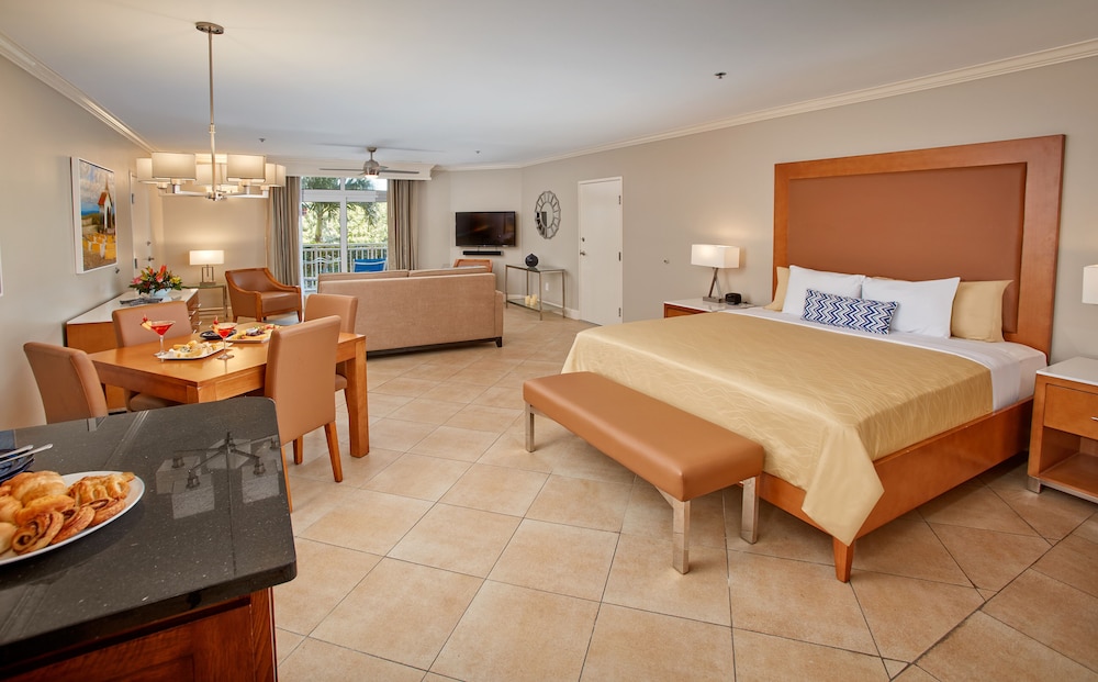 Studio Suite, Kitchen, Golf View