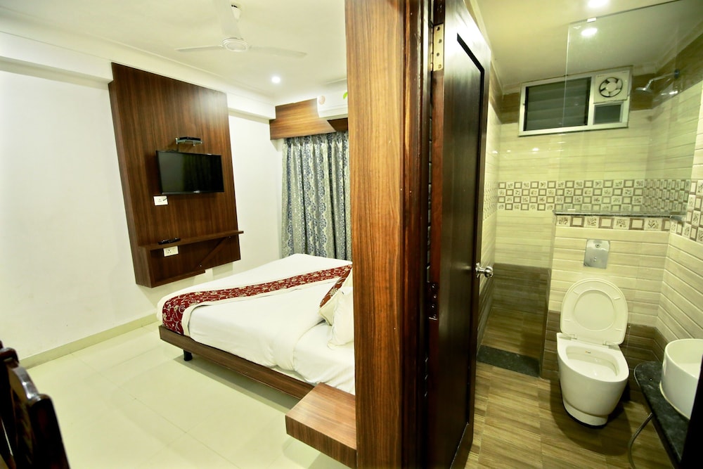 Deluxe Room - Photo 3