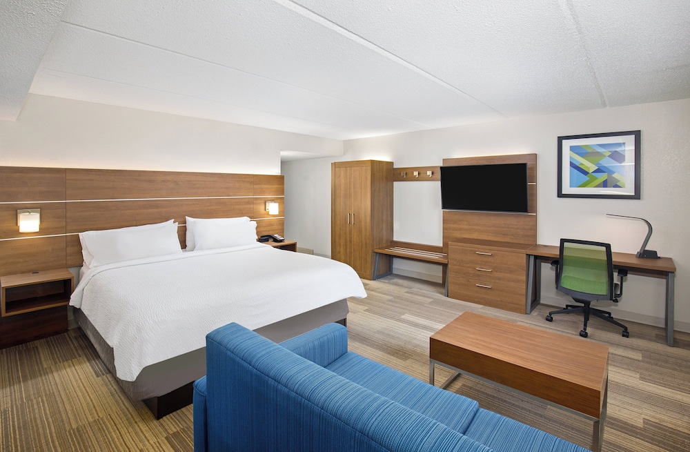 Standard Room, 1 King Bed (Wet Bar) photo 2