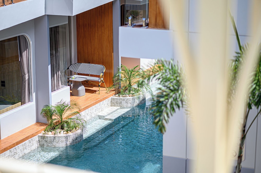 Caviar Pool Access B