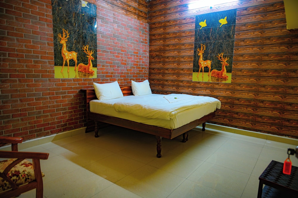 Premium Double Room, 1 King Bed, Pets Allowed photo 1