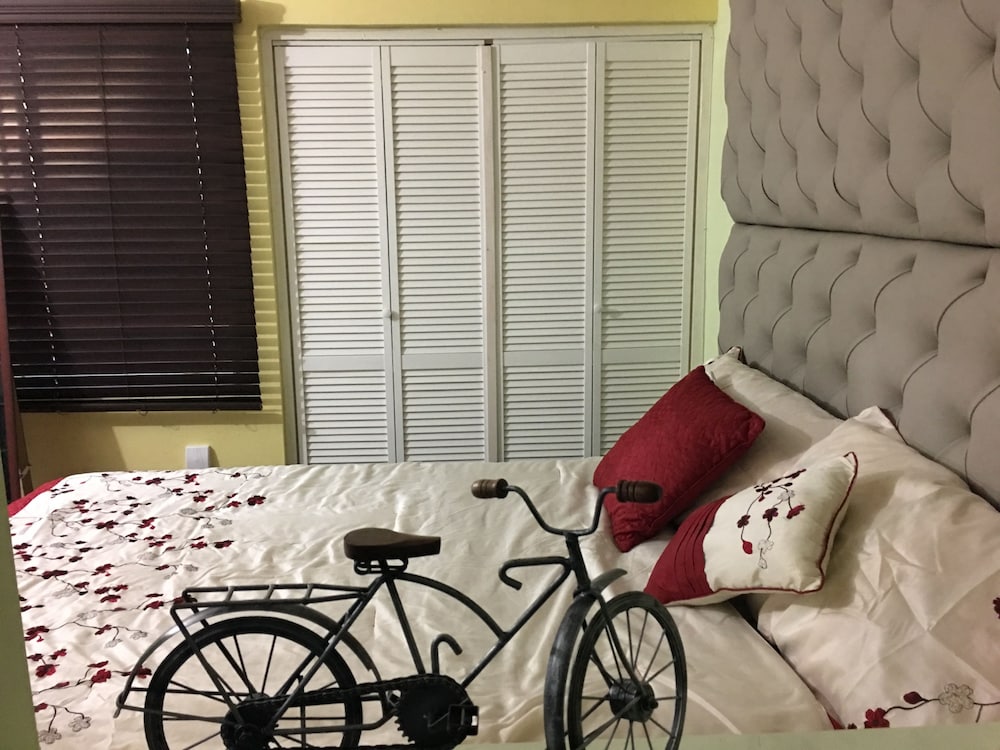 Luxury Apartment, 1 Bedroom, Non Smoking, Refrigerator & Microwave