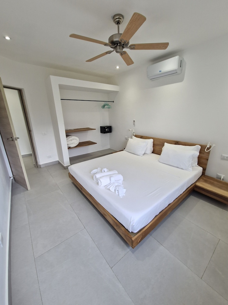 Panoramic Villa, 4 Bedrooms, Pool Access, Ocean View photo 3