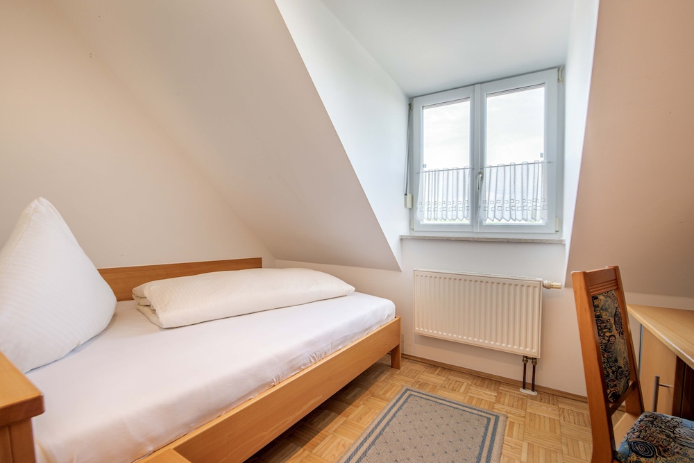 Economy Double Room Single Use photo 2