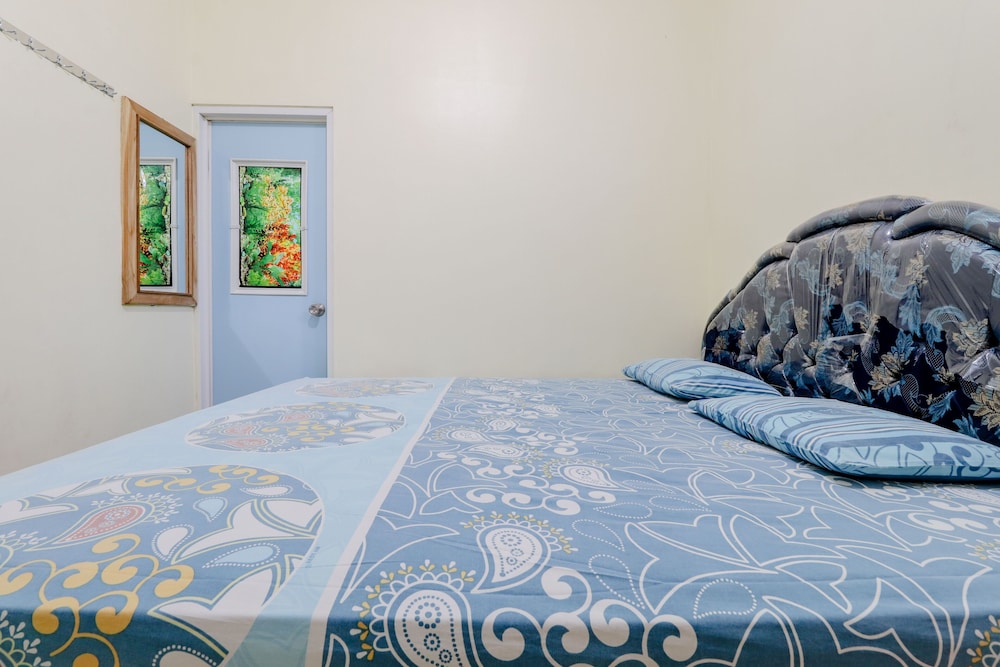 Standard Room With Air Conditioner - Photo 9