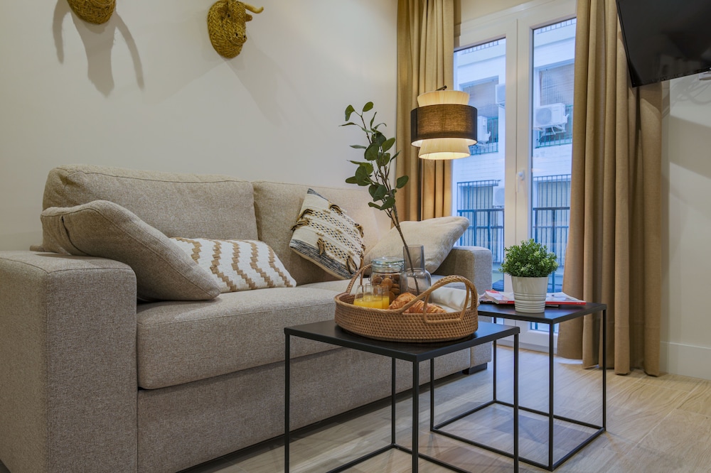 Family Apartment, 2 Bedrooms - Photo 7