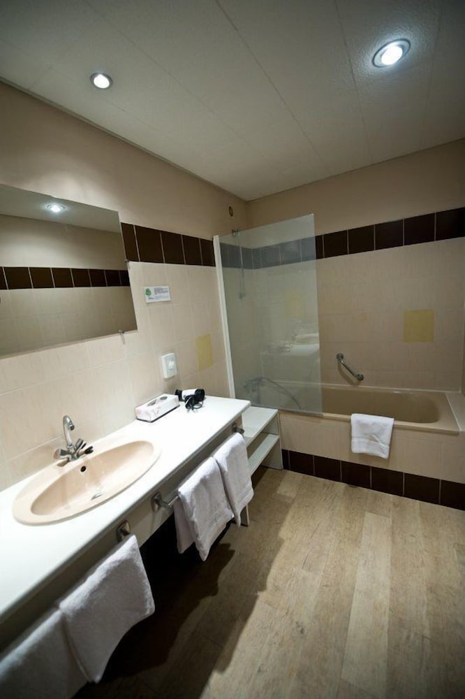 Standard Triple Room - Photo 3