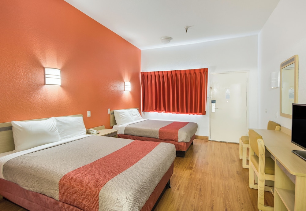 Room, 2 Queen Beds, Non Smoking photo 2
