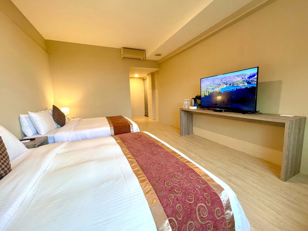 Basic Quadruple Room photo 3