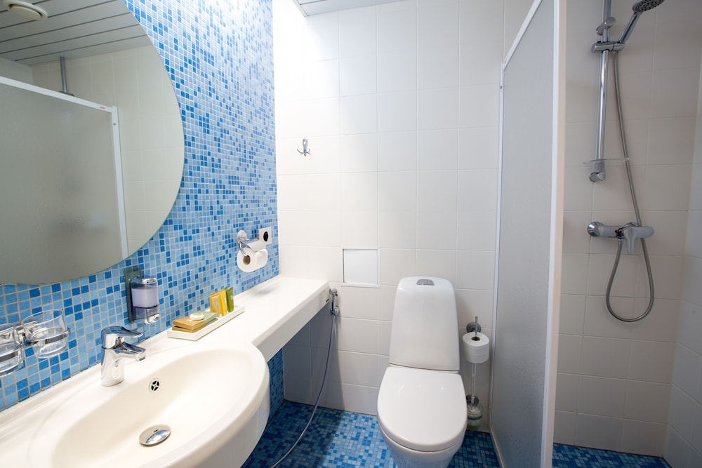 Standard Double or Twin Room - Photo 15