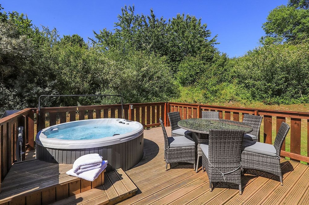 3 Bedroom Lodge with Hot TUB photo 1