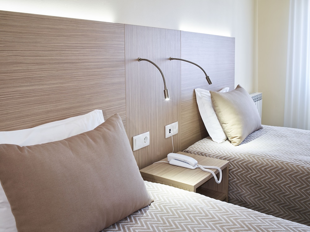 Basic Triple Room, 1 Bedroom photo 2