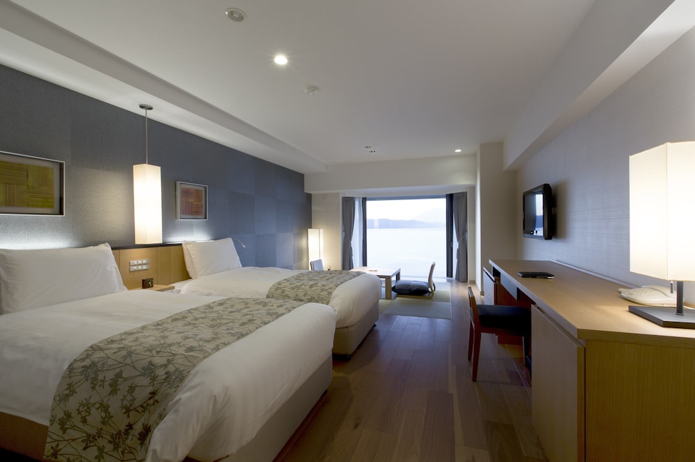 Standard Japanese-Western Style Room (buffet) photo 1