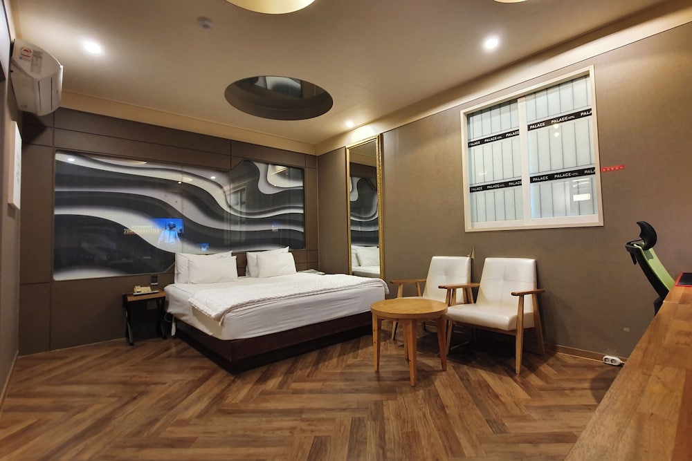 Deluxe Double Room - Photo 1