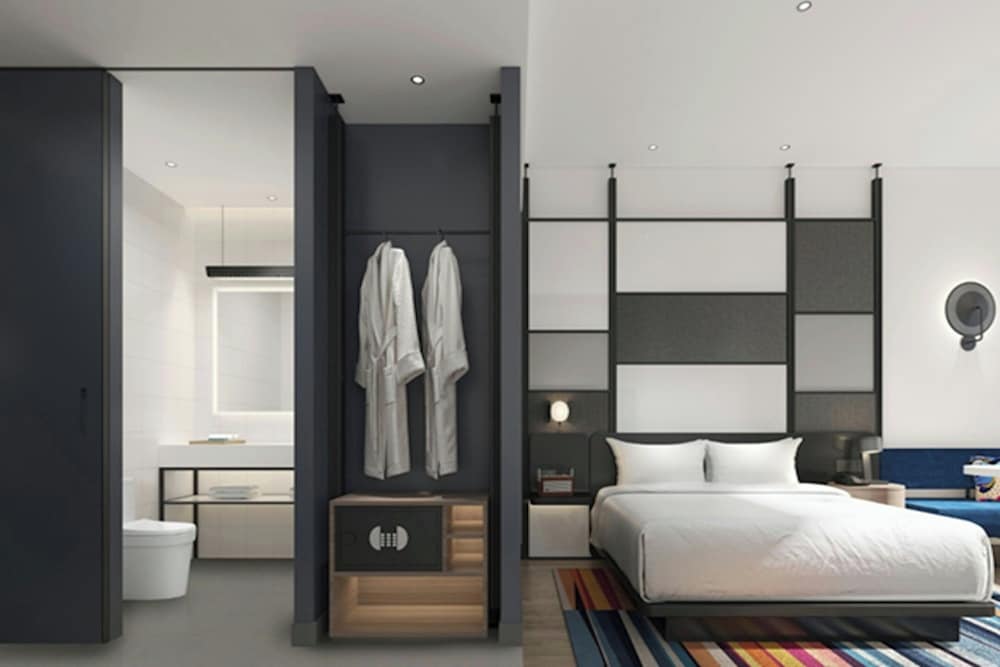 Room, 1 King Bed, Lake View