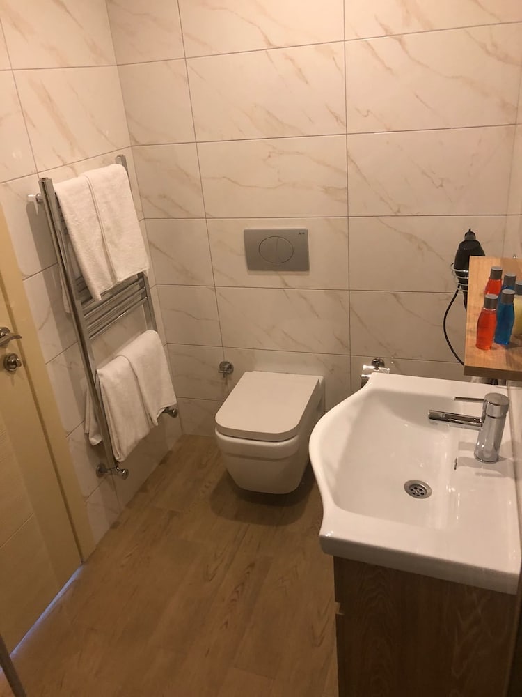 Deluxe Suite, 1 King Bed, Sea View photo 3