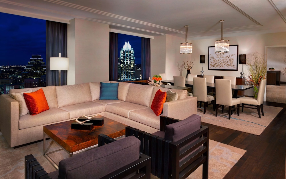Presidential Suite, 1 King Bed, Accessible (3x3 Shower)