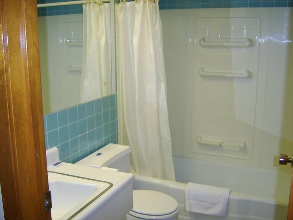 Standard Room, 2 Double Beds photo 2