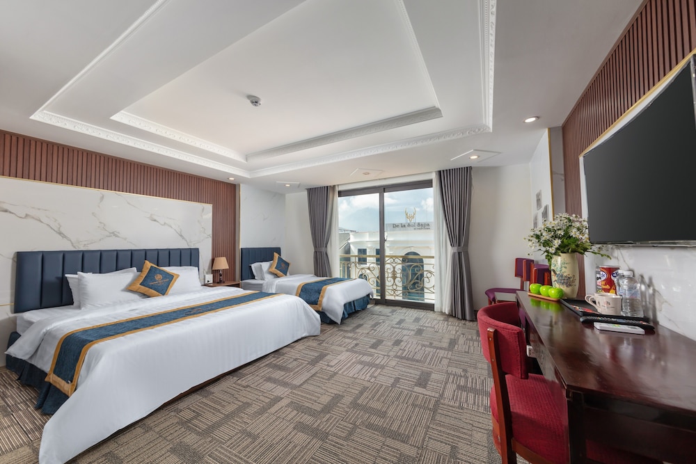 Premier Triple Room photo 2