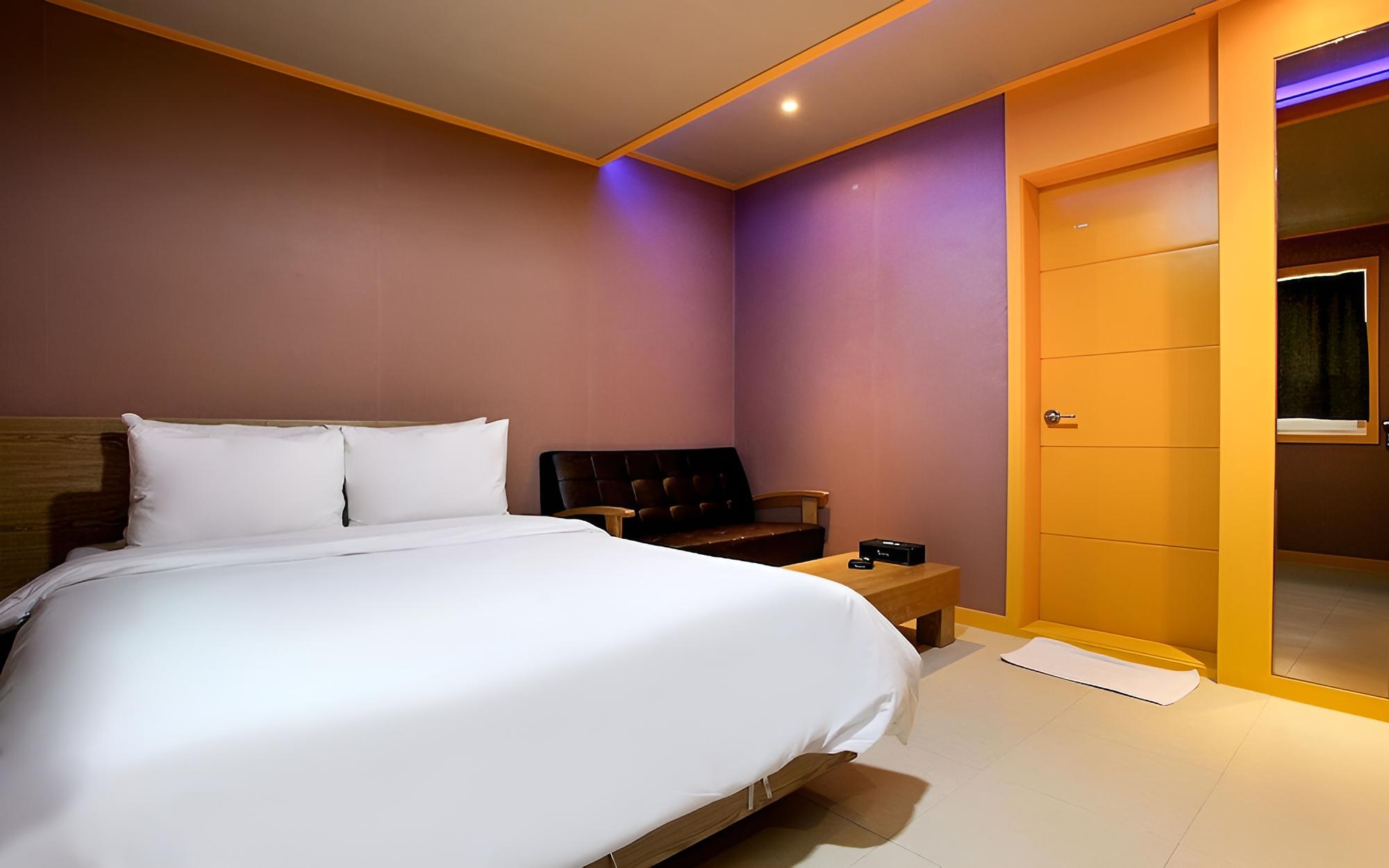 Room (Standard Room) - Photo 6