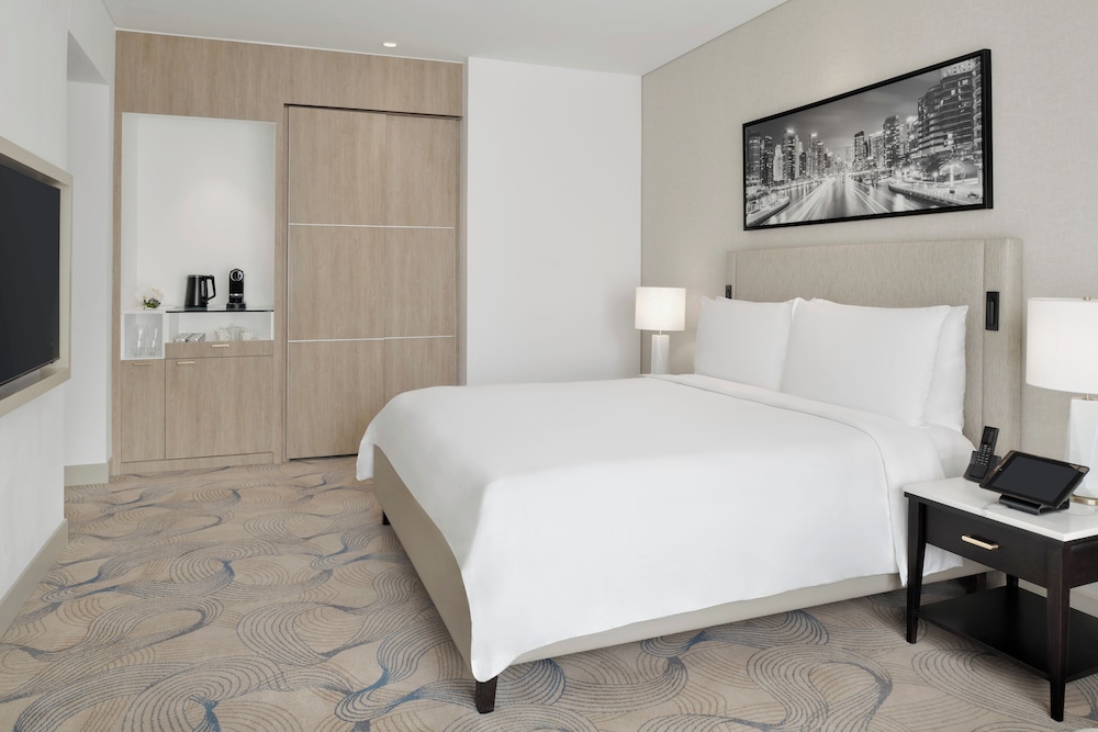 Deluxe Room, Balcony, City View (Balcony) - Photo 4