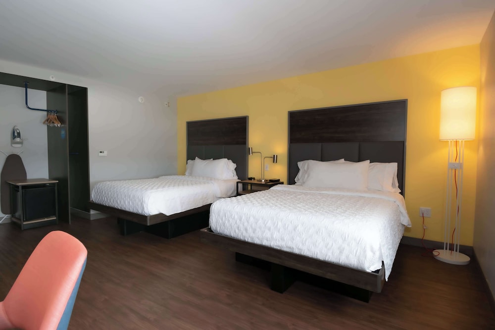 Room, 2 Queen Beds, Accessible (Mobility & Hearing) photo 1